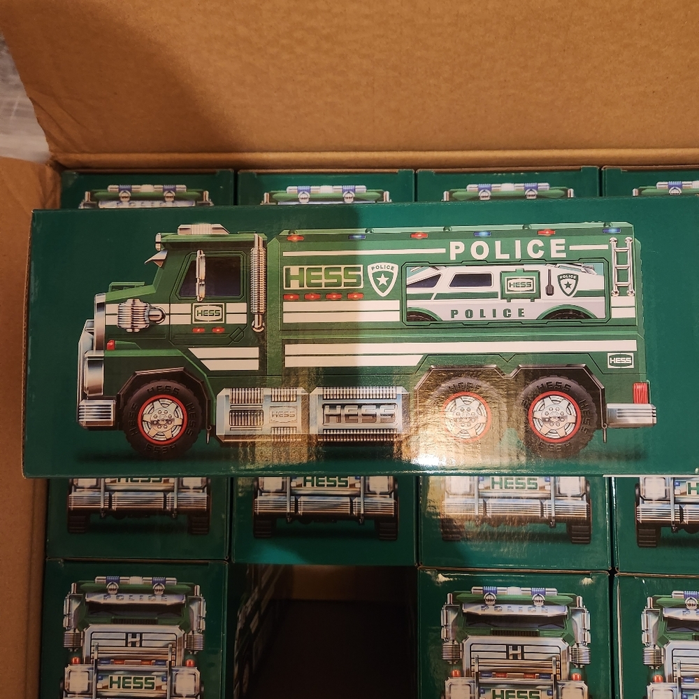 COPY - 2023 HESS POLICE TRUCK AND CRUISER - Picture 3 of 5